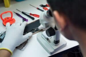 Een reparatiehandleiding uitzoeken