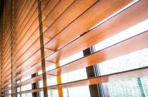 Houten jaloezieën op maat bestellen